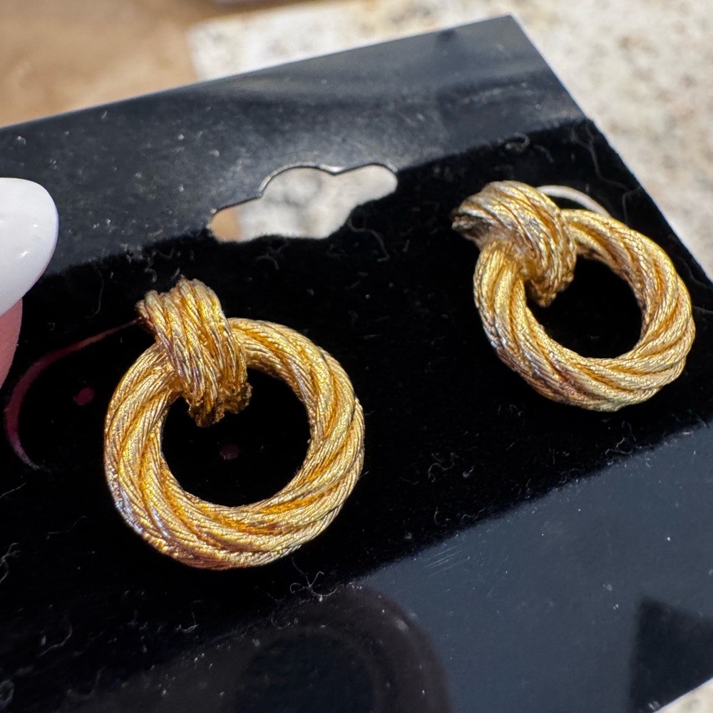 Dior classic Elegant Gold Twisted Hoop Earrings
